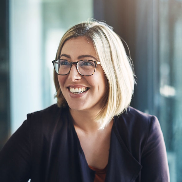 Woman-smile-glasses
