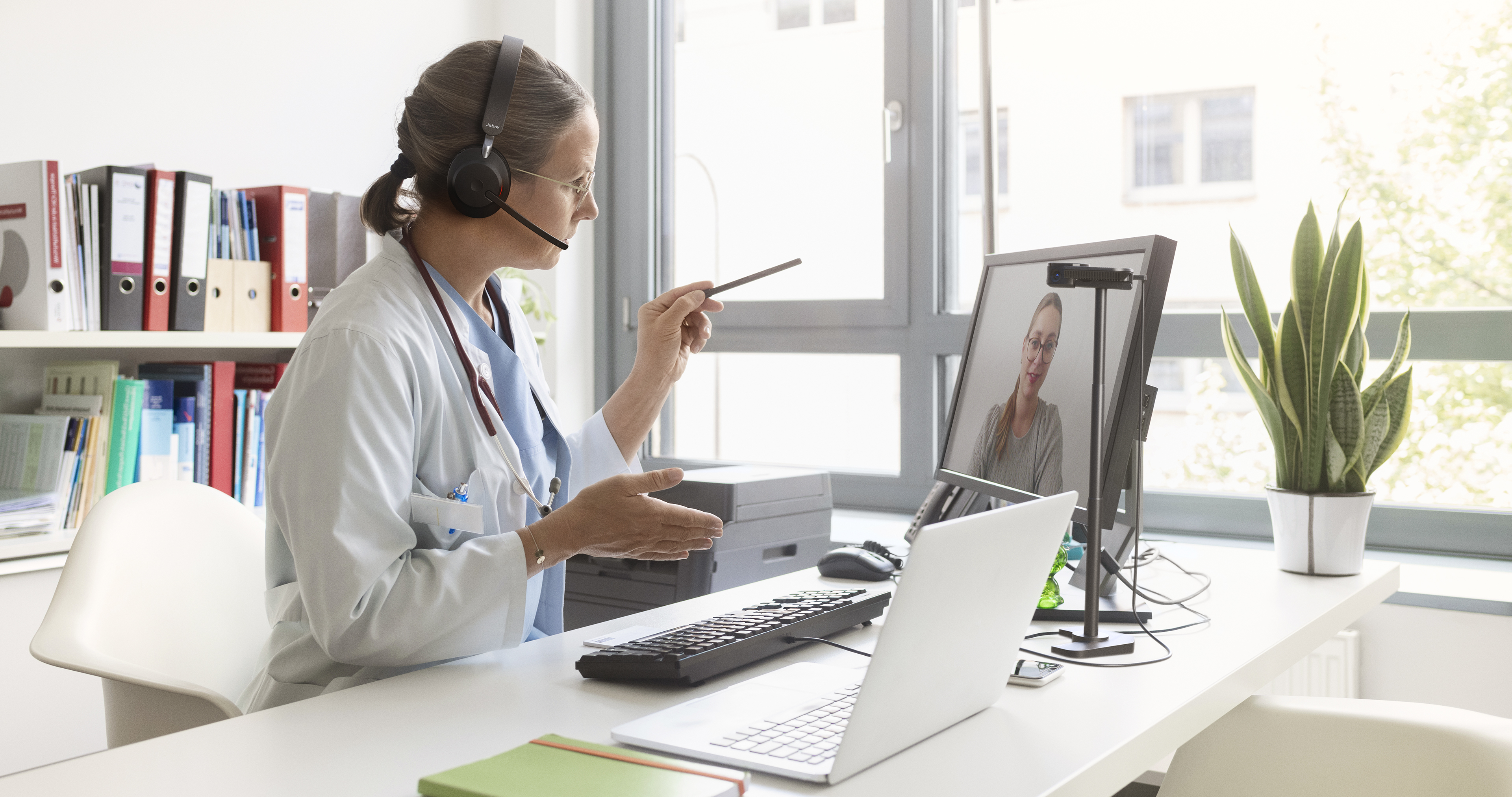 Jabra healthcare worker